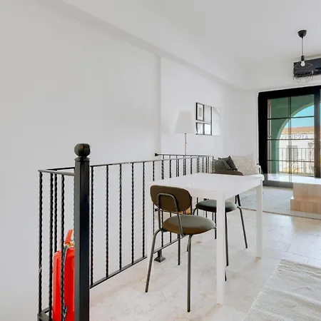 Duplex Apartment *