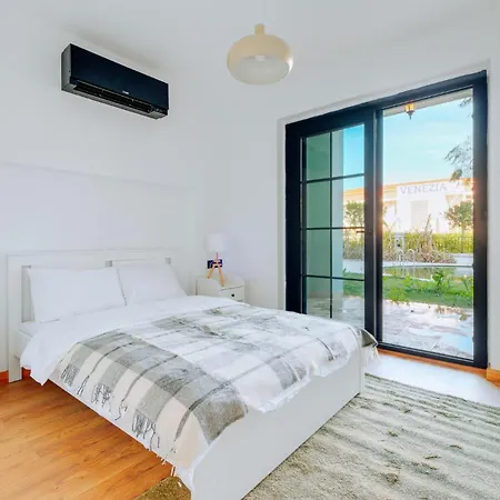 Duplex Apartment *