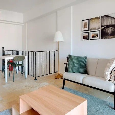 Apartment Duplex *
